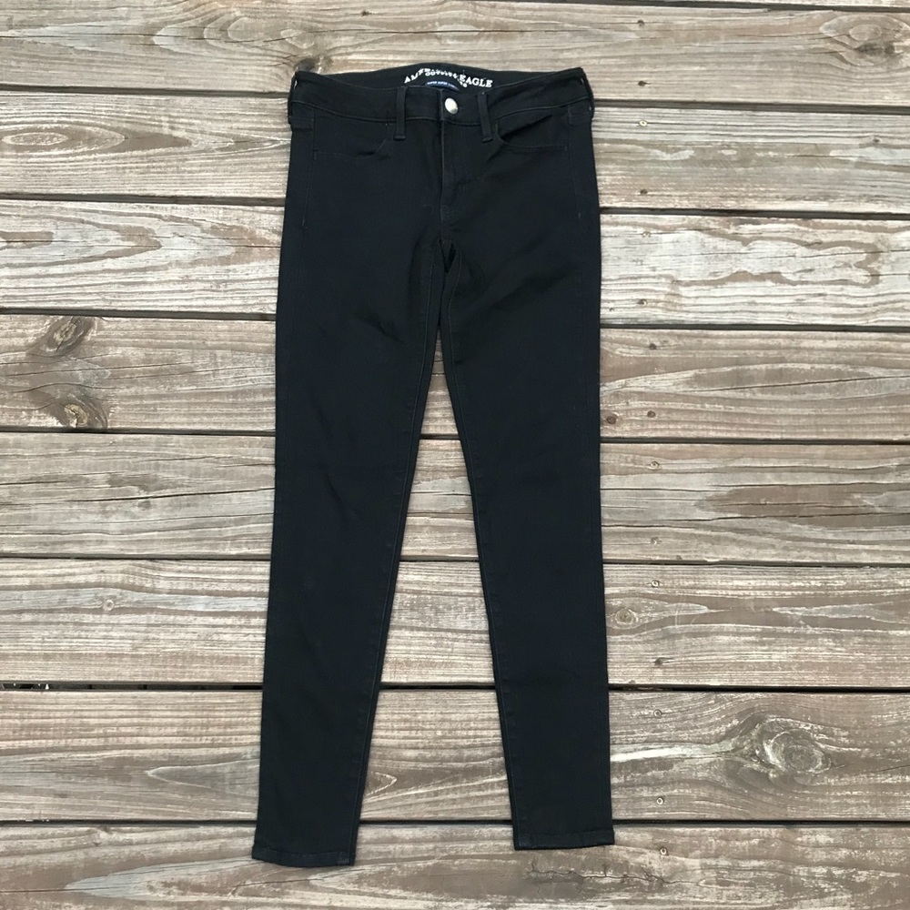 Woman’s Black American Eagle Jeans Size 2